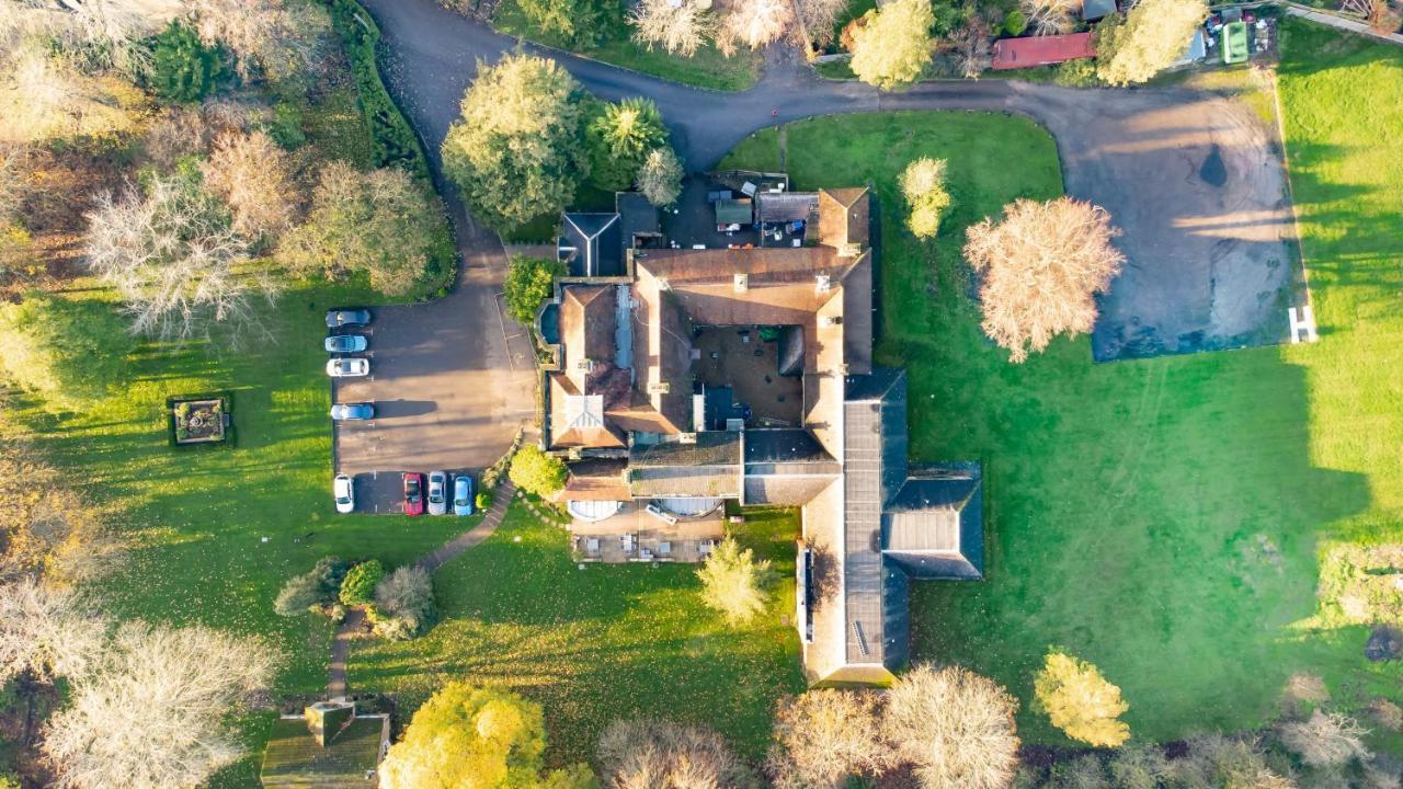 Woodland Manor Hotel Bedford Exterior foto